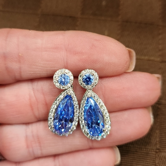 Blue Crystal Teardrop Necklace and Earring Set - Picture 2 of 5